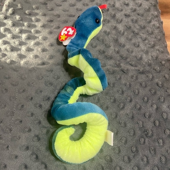 TY Beanie Babies NWT Hissy the snake rare collectible plush stuffed toy 1997 - Picture 1 of 4